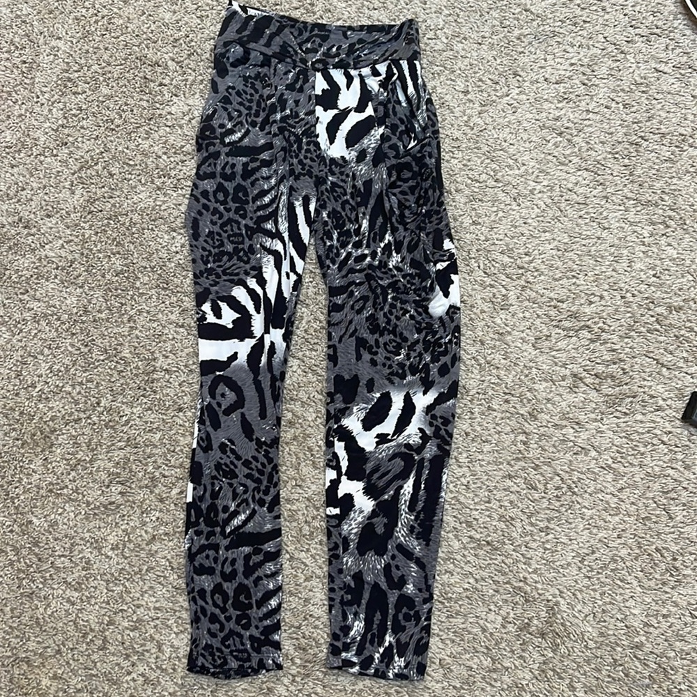 Amazing leggings/joggers by Body Central 🦓 🐆